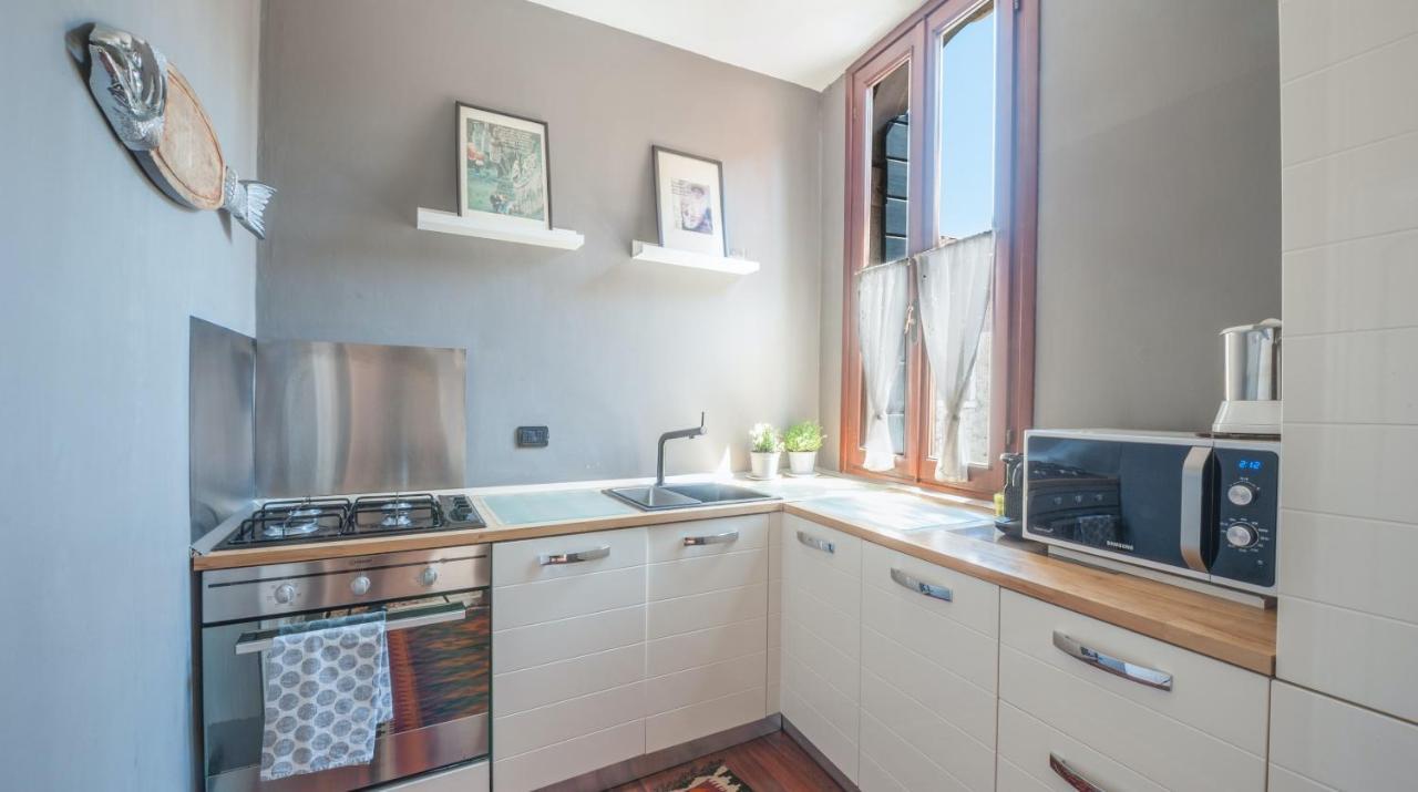 Stylish Renovated Apartment In The Heart Of The City Venetië Buitenkant foto